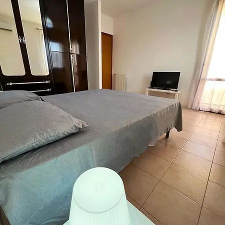 Bright House, 5min From Nora Pula